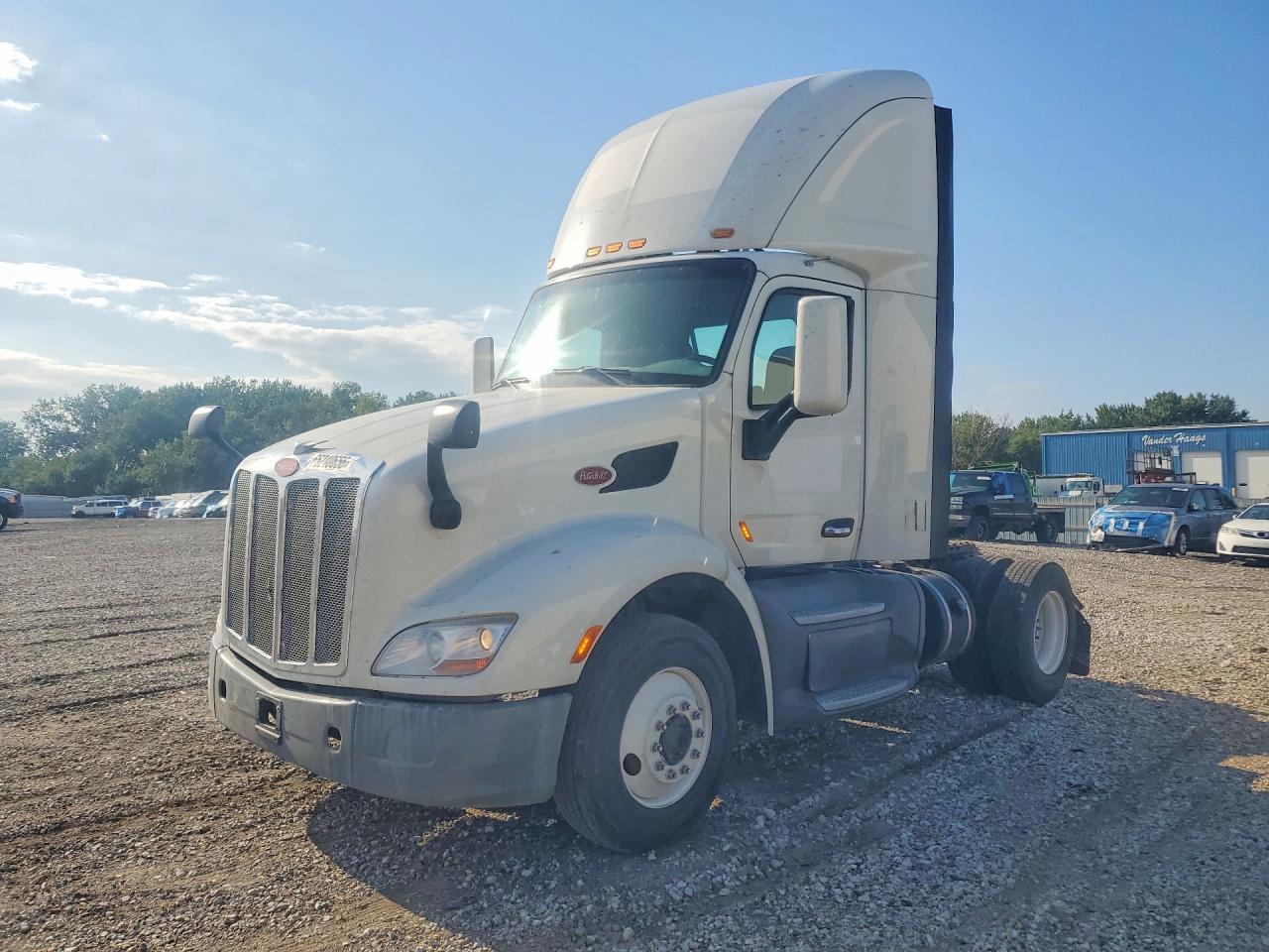 2018 PETERBILT 579