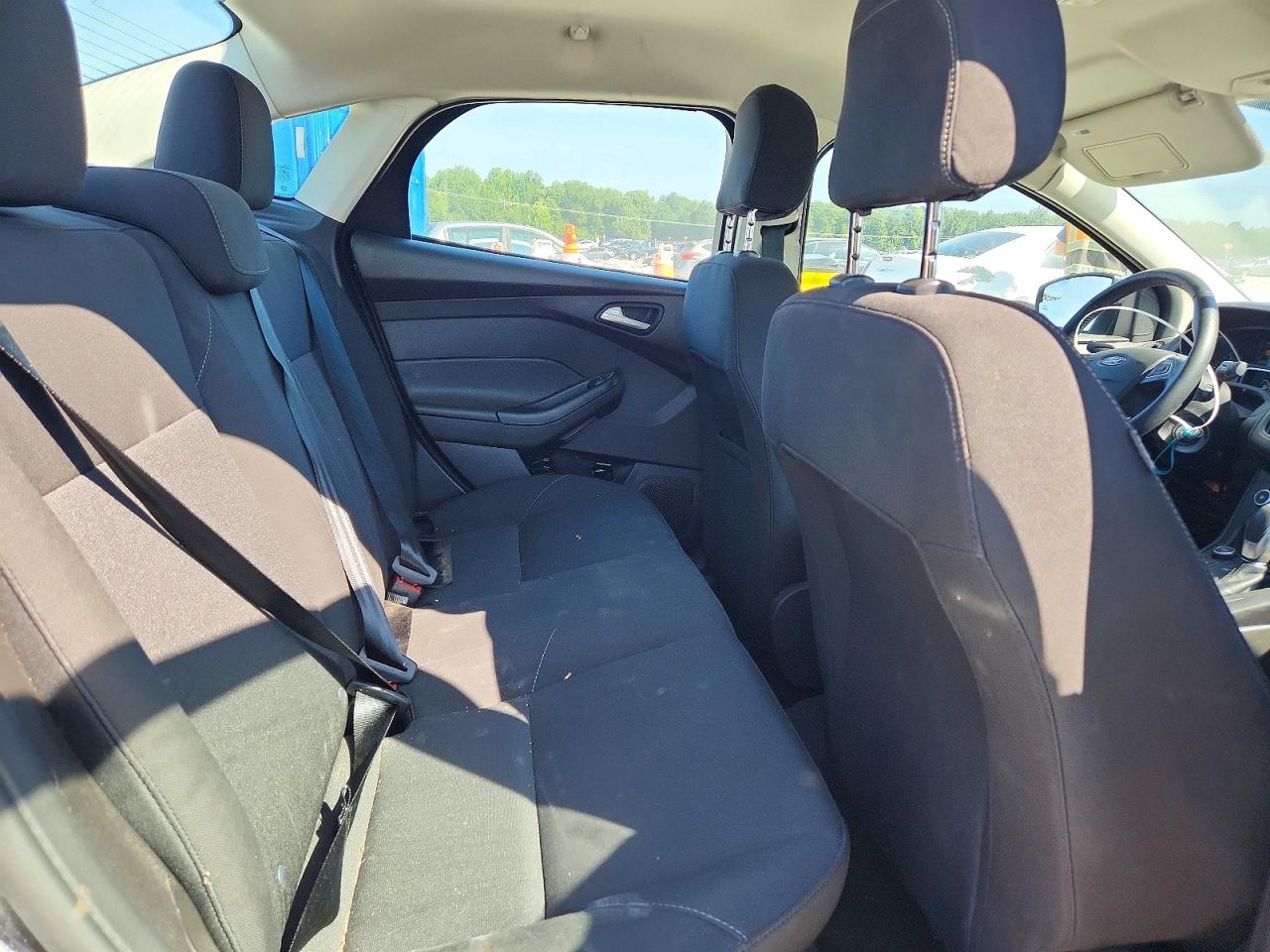 1FADP3F20GL261974 · 2016 FORD FOCUS · 10/12
