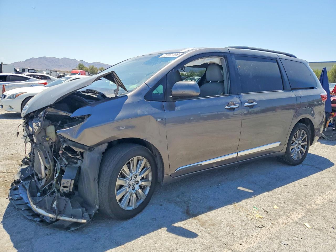 5TDDZ3DC4HS172019 · 2017 TOYOTA SIENNA