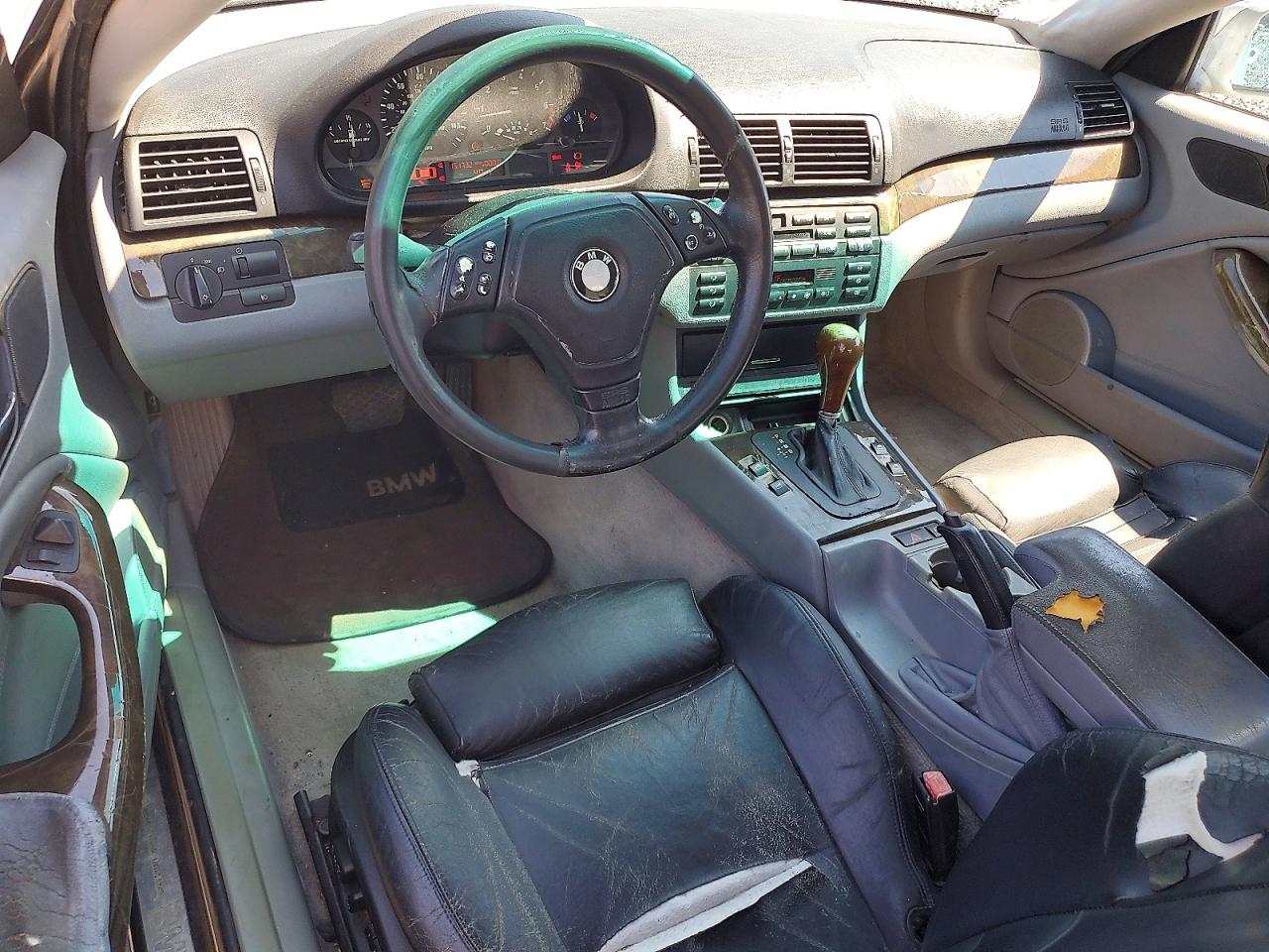 WBABM3340YJN80981 · 2000 BMW 323 · 8/12