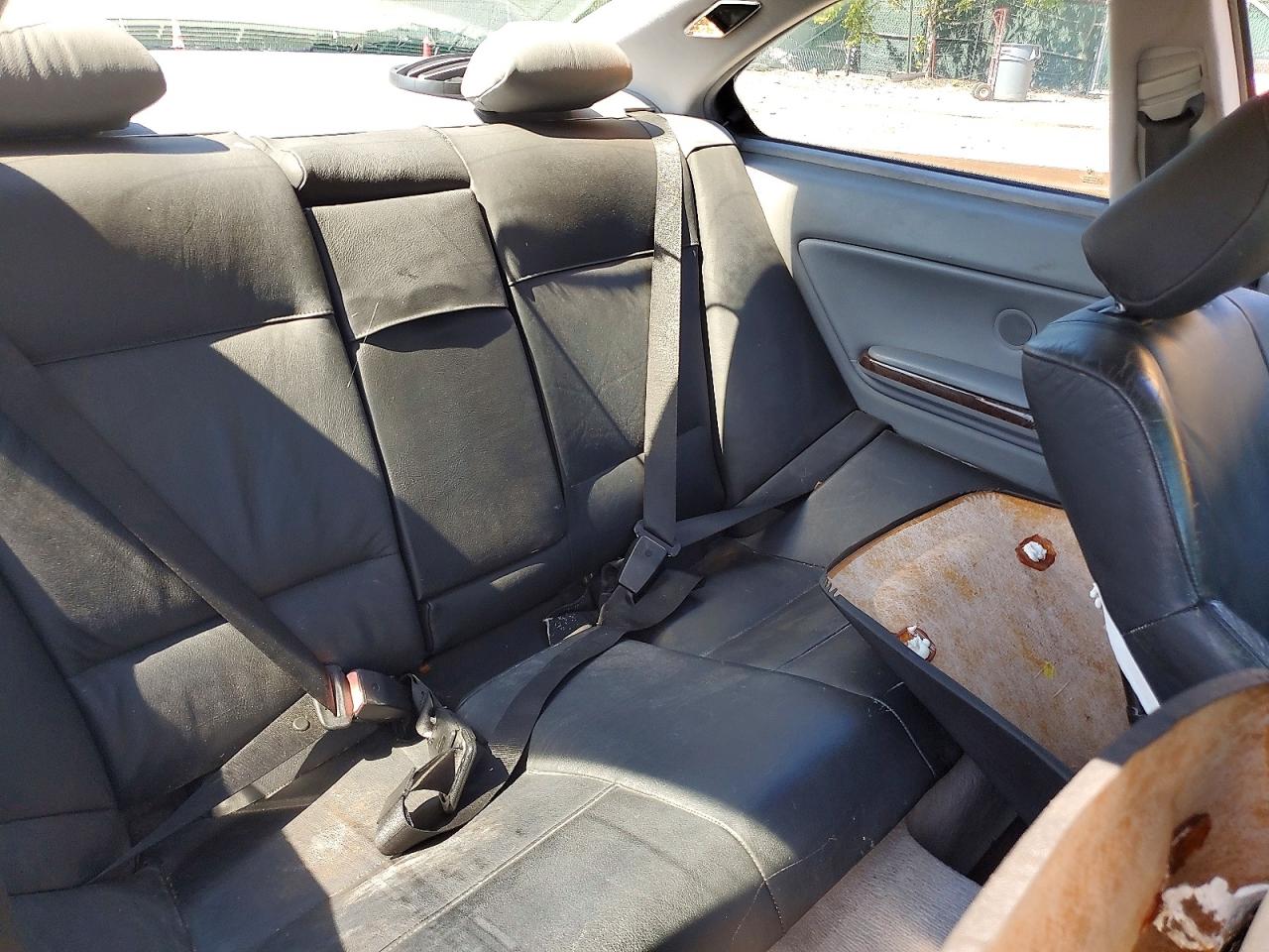 WBABM3340YJN80981 · 2000 BMW 323 · 10/12