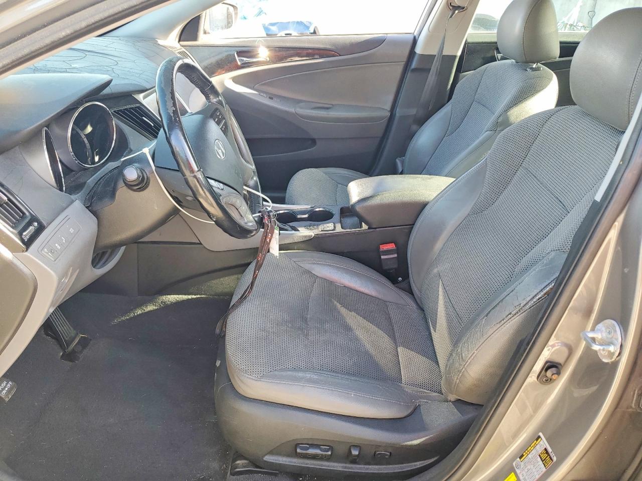 5NPEC4AB2EH872825 · 2014 HYUNDAI SONATA · 7/13