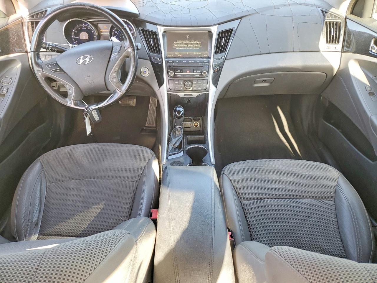 5NPEC4AB2EH872825 · 2014 HYUNDAI SONATA · 8/13