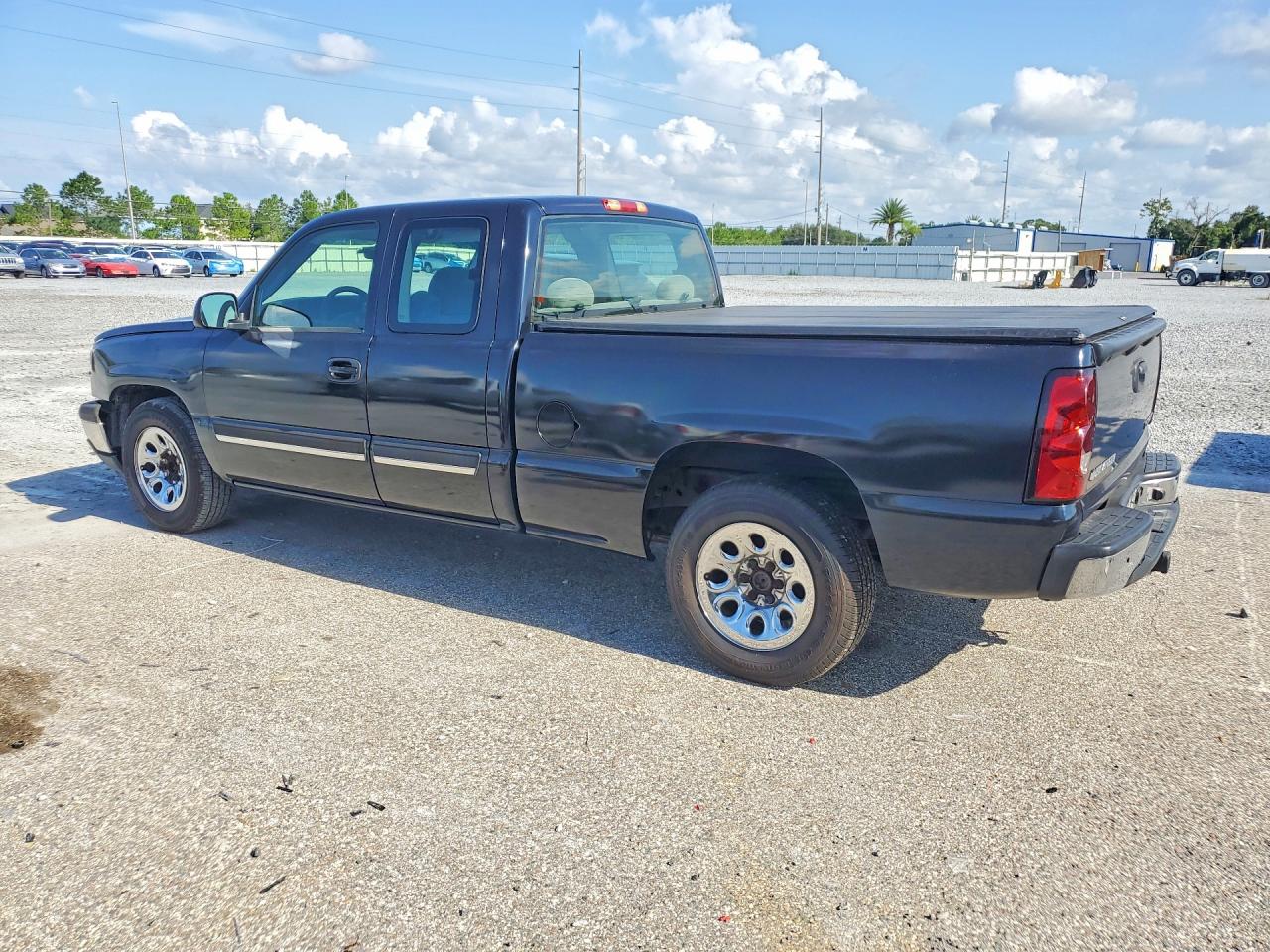 2GCEC19V751308604 · 2005 CHEVROLET SILVERADO · 2/13