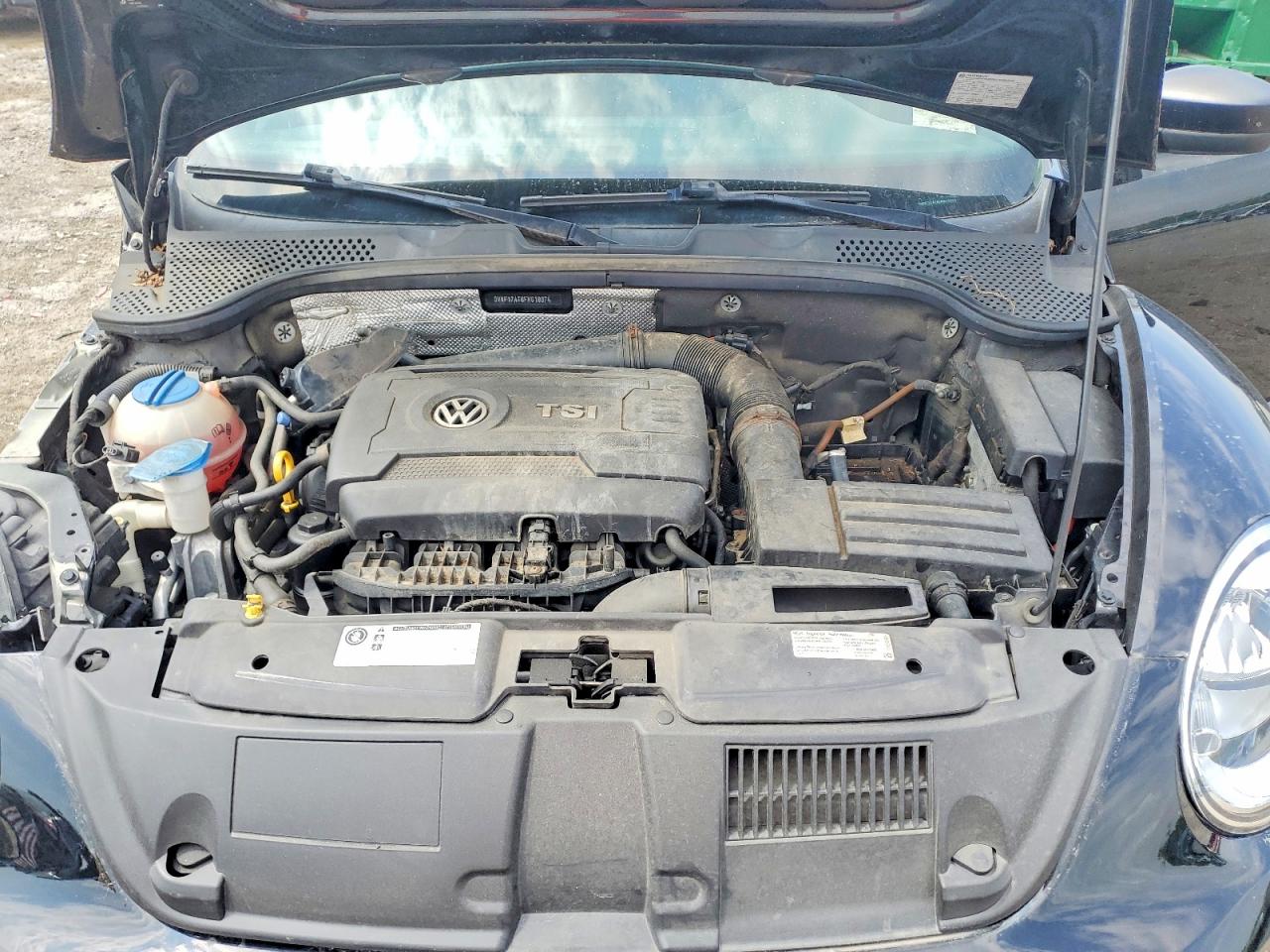 3VWF17AT6FM619374 · 2015 VOLKSWAGEN BEETLE · 11/12