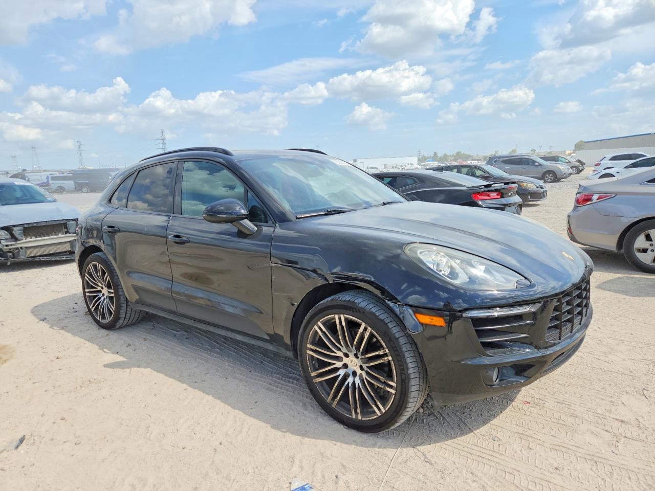 WP1AA2A55JLB14520 · 2018 PORSCHE MACAN · 4/13