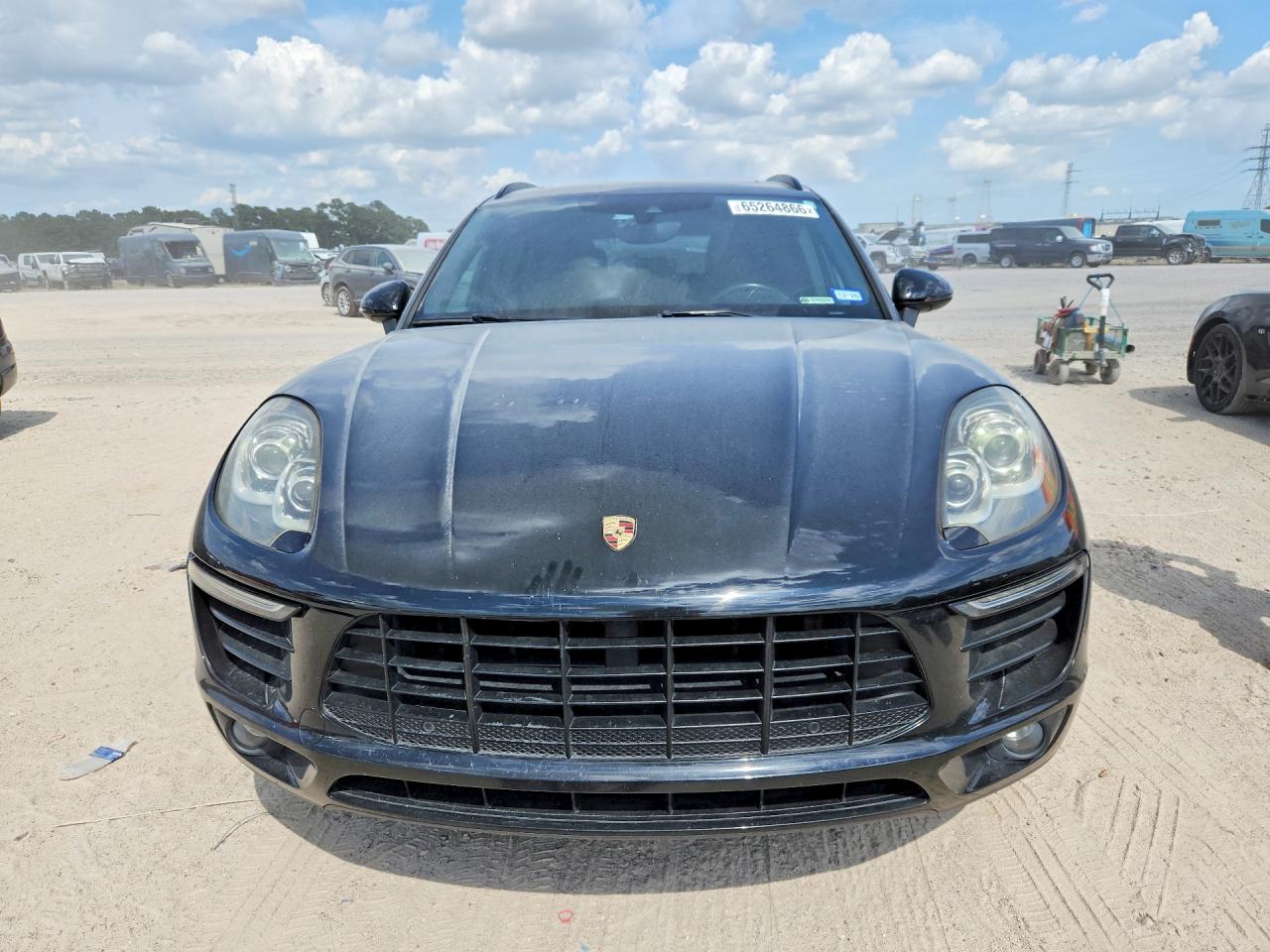 WP1AA2A55JLB14520 · 2018 PORSCHE MACAN · 5/13