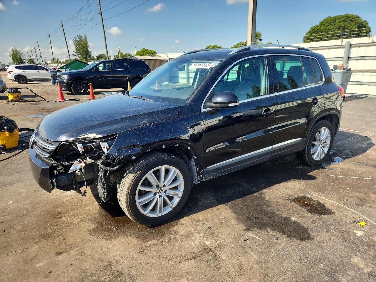 WVGAV3AX8DW600900 · 2013 VOLKSWAGEN TIGUAN