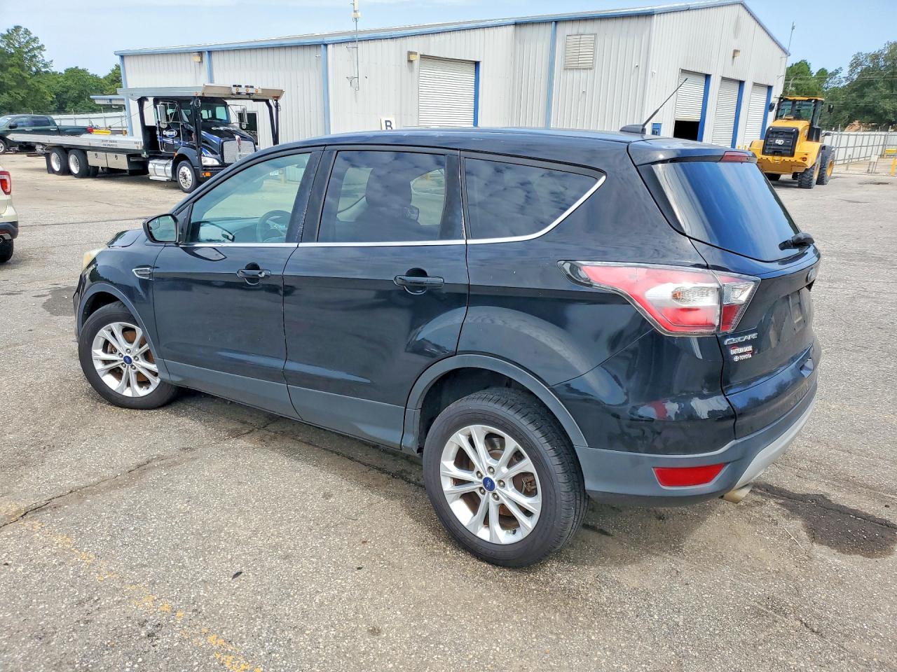 1FMCU0G9XHUA29012 · 2017 FORD ESCAPE · 2/13