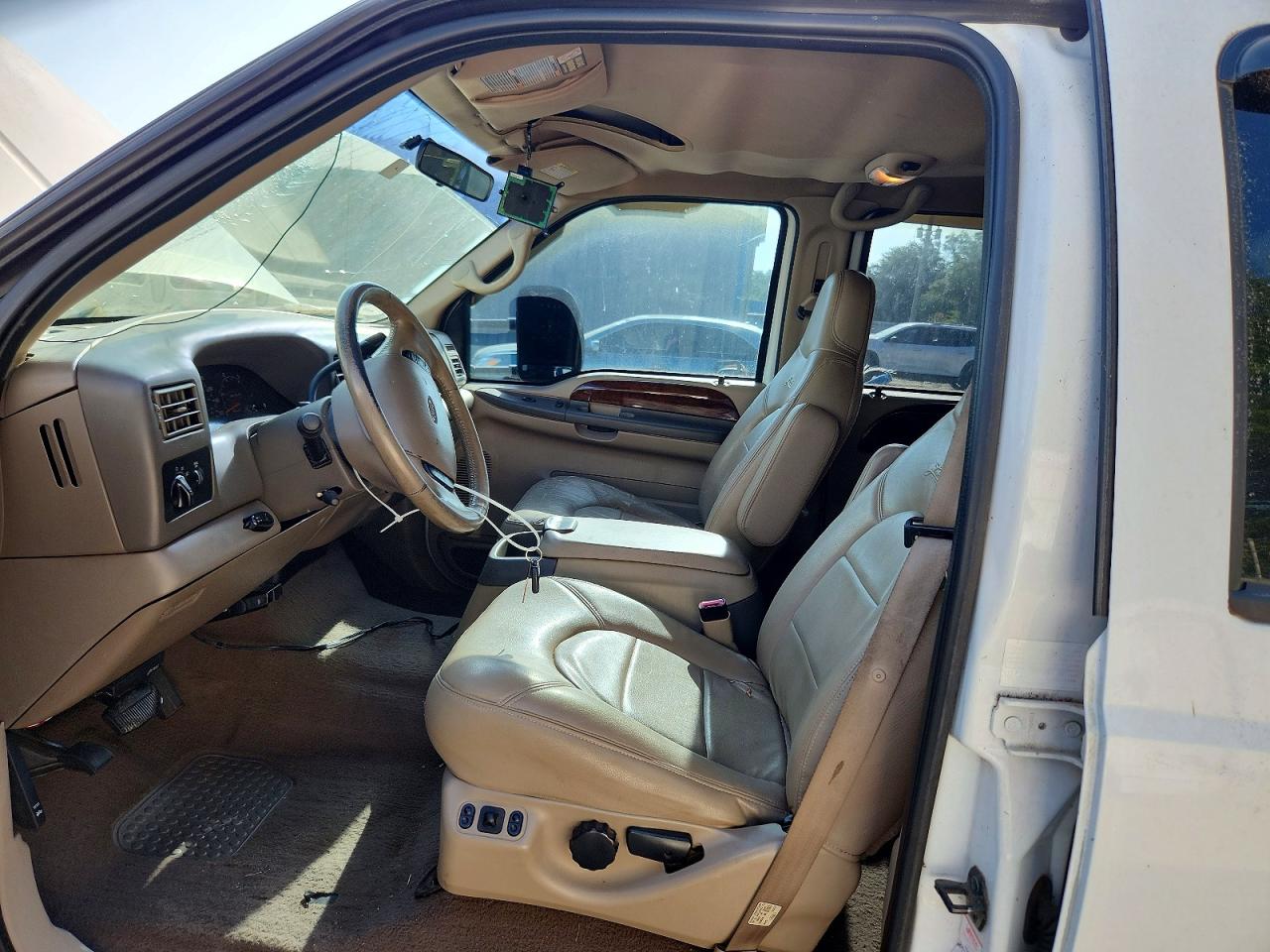 1FTNW21F4YEE52325 · 2000 FORD F250 · 7/13