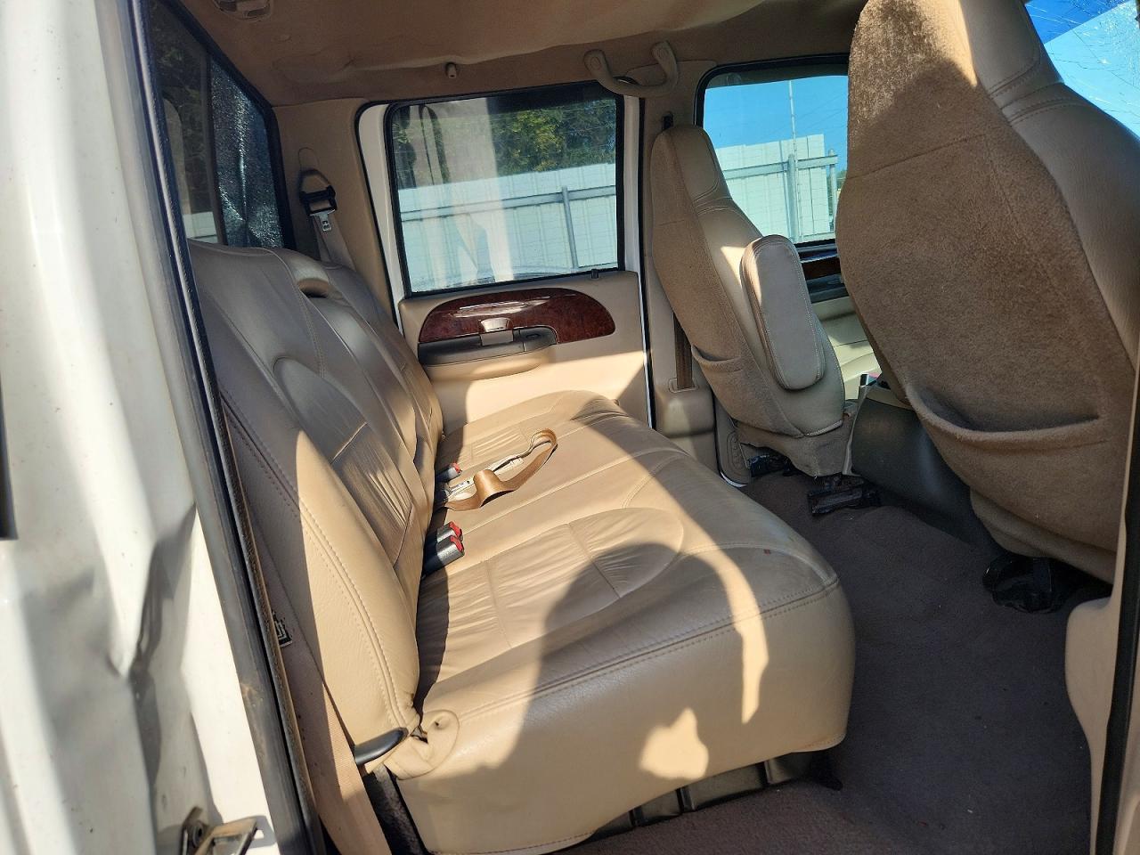1FTNW21F4YEE52325 · 2000 FORD F250 · 10/13