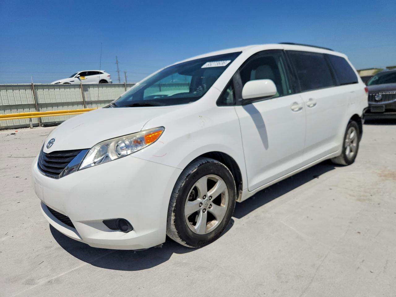 5TDKK3DC9ES526088 · 2014 TOYOTA SIENNA
