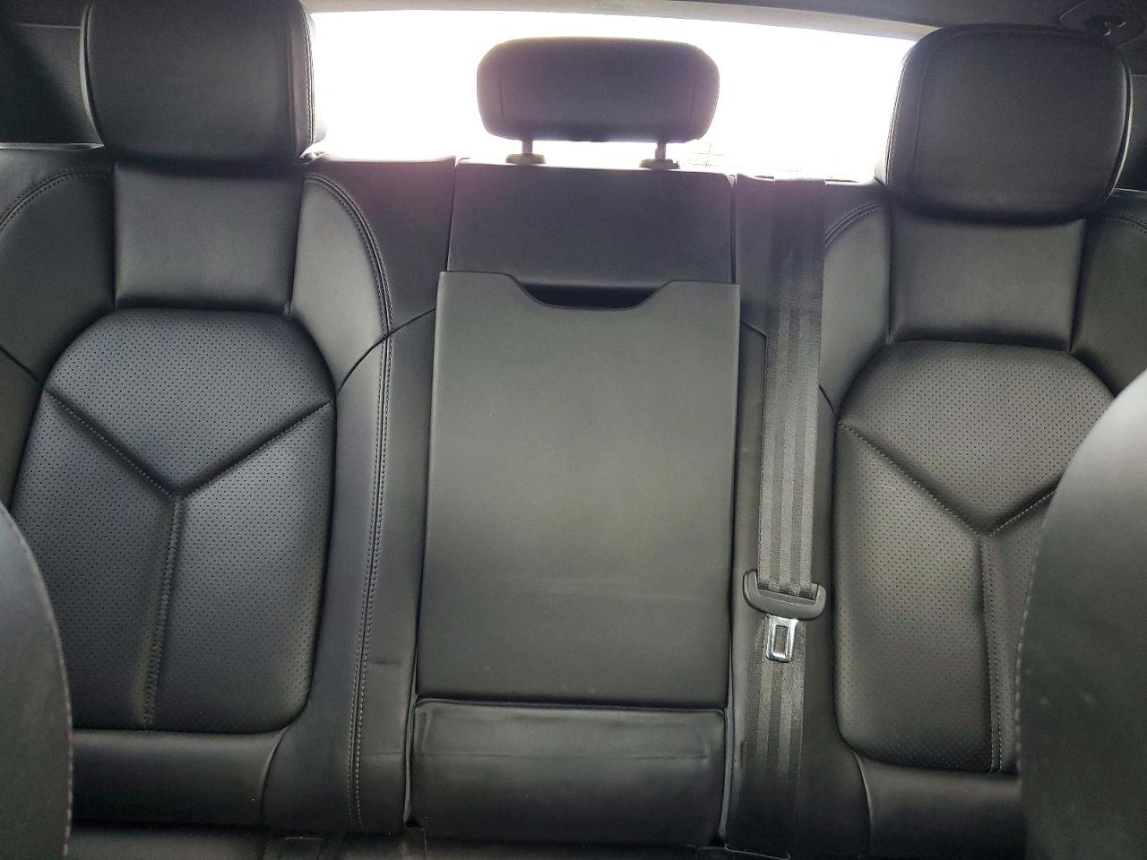 WP1AB2A50JLB34123 · 2018 PORSCHE MACAN · 10/13