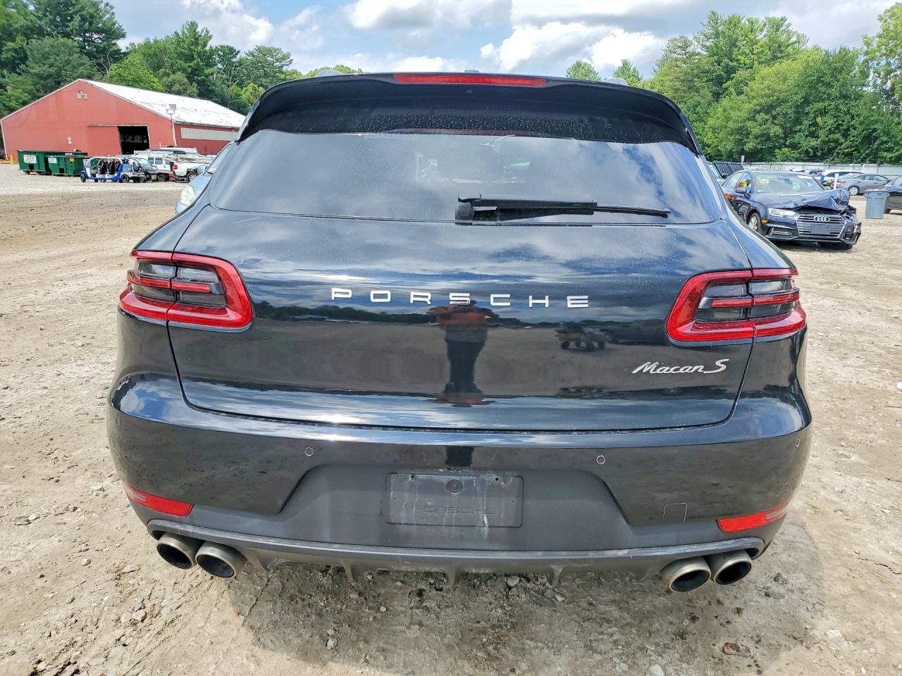 WP1AB2A50JLB34123 · 2018 PORSCHE MACAN · 6/13