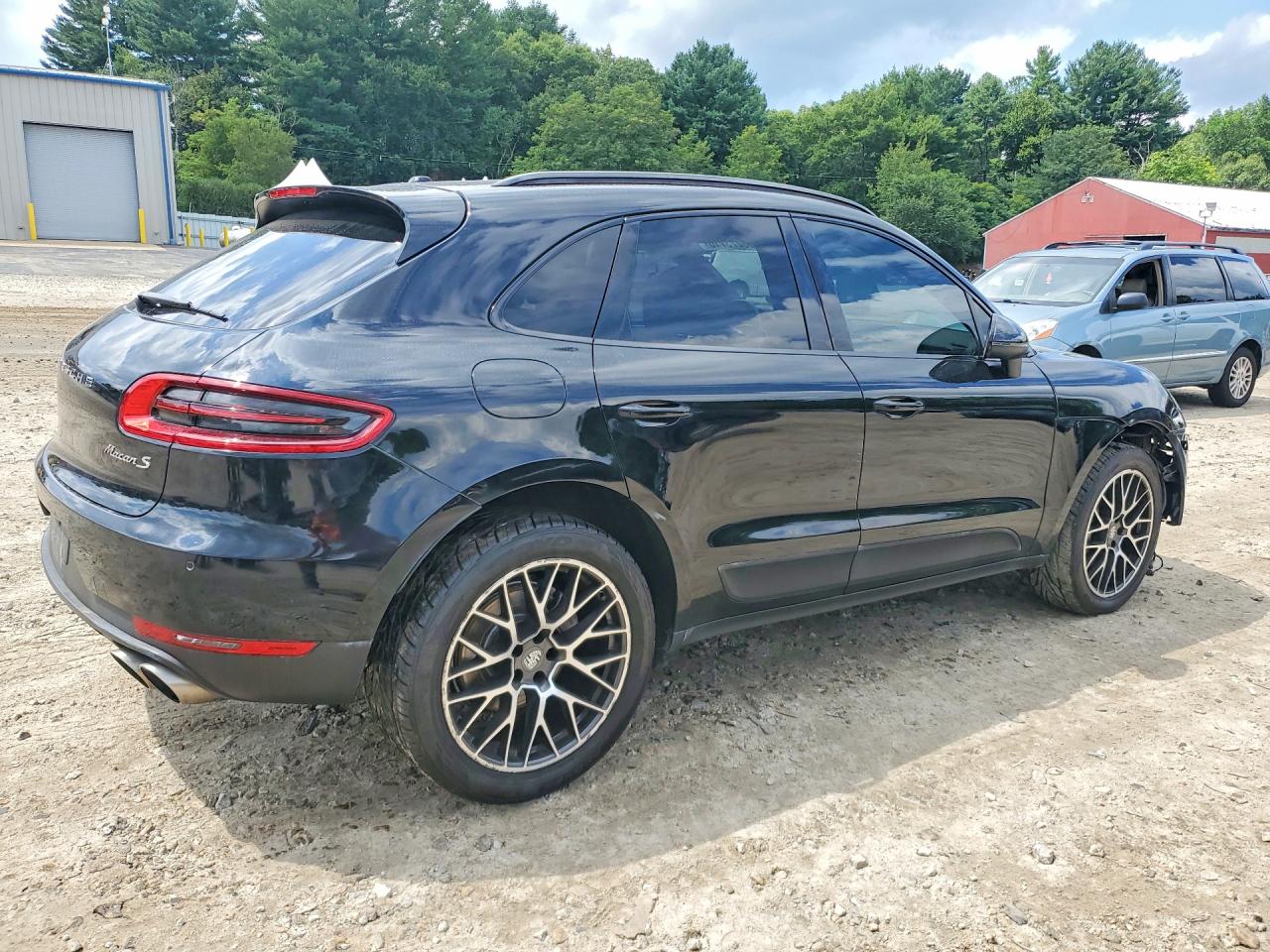 WP1AB2A50JLB34123 · 2018 PORSCHE MACAN · 3/13