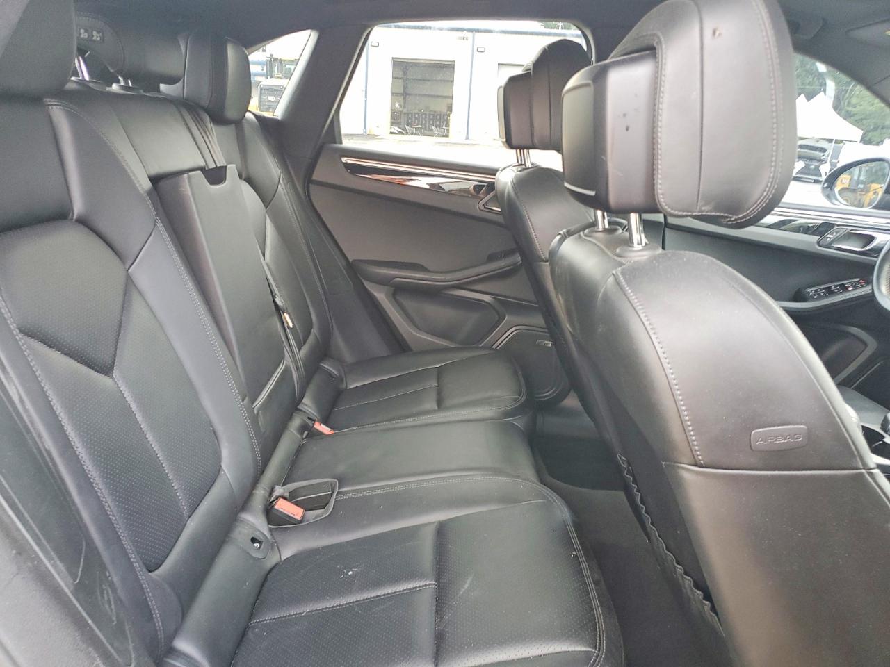 WP1AB2A50JLB34123 · 2018 PORSCHE MACAN · 11/13
