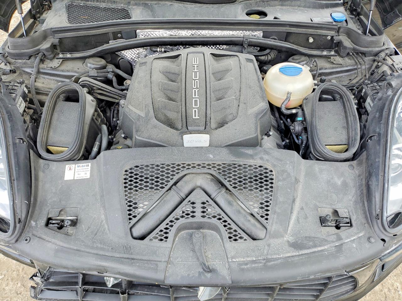 WP1AB2A50JLB34123 · 2018 PORSCHE MACAN · 12/13