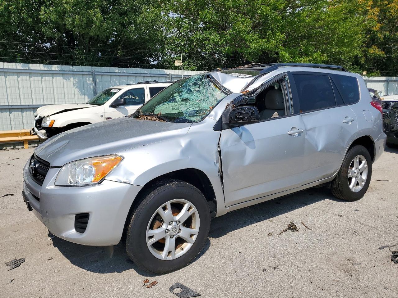 2T3BF4DV1CW264722 · 2012 TOYOTA RAV4