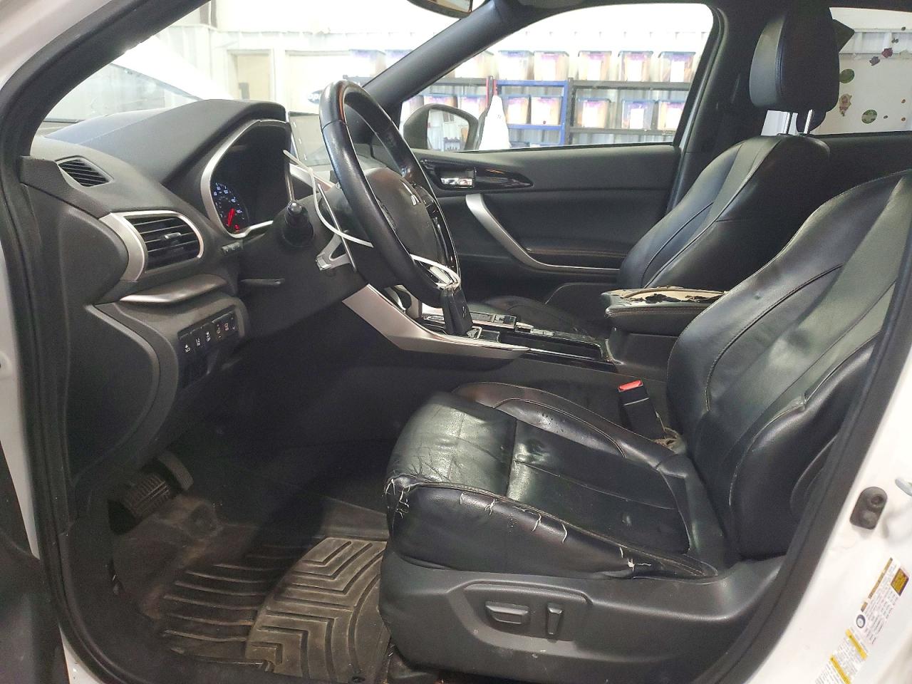 JA4AT5AA8LZ018949 · 2020 MITSUBISHI ECLIPSE CROSS · 7/13