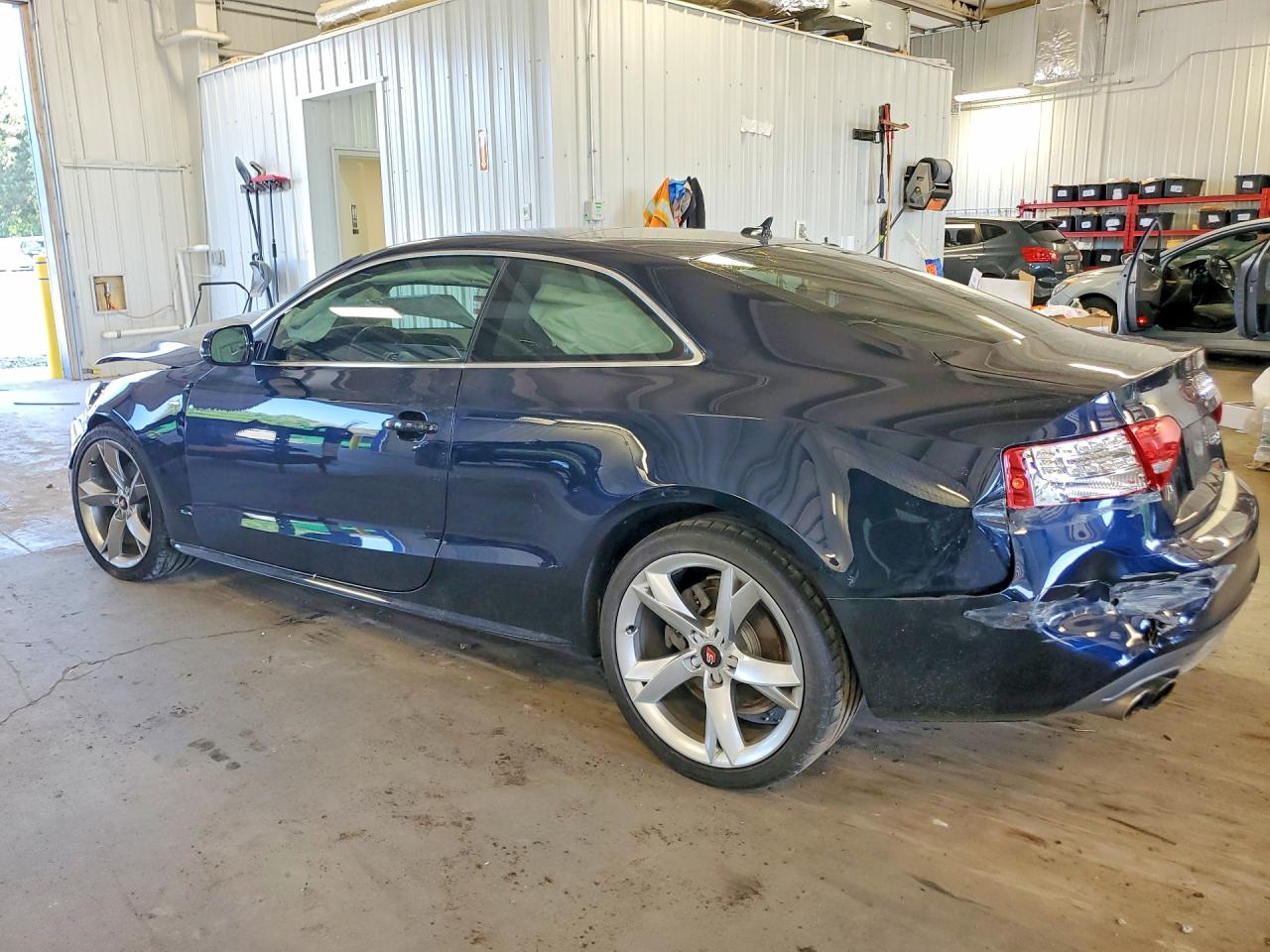 WAUWFAFRXBA021162 · 2011 AUDI A5 · 2/12