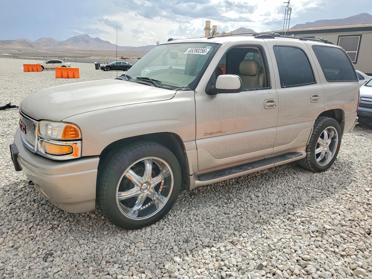 1GKEK63UX4J245989 · 2004 GMC YUKON