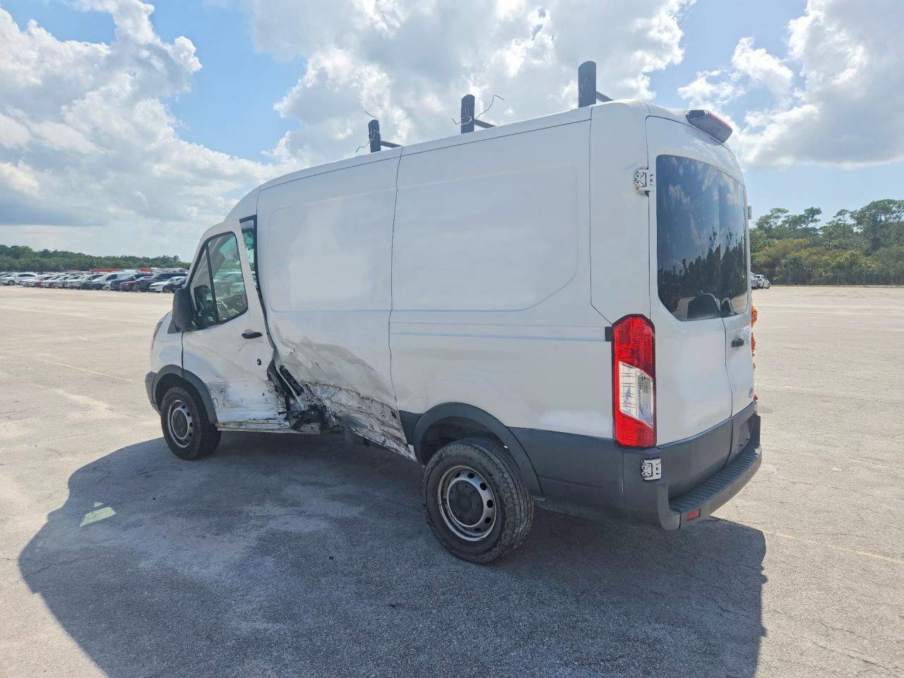 1FTYR1CM6JKA67205 · 2018 FORD TRANSIT · 2/13