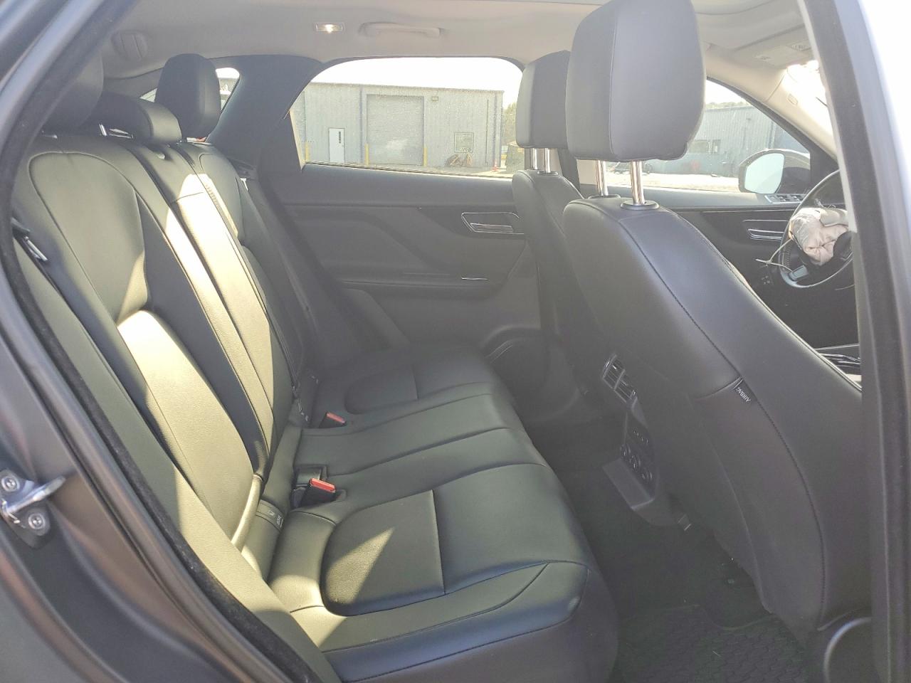 SADCJ2BV6HA889699 · 2017 JAGUAR F-PACE · 11/13