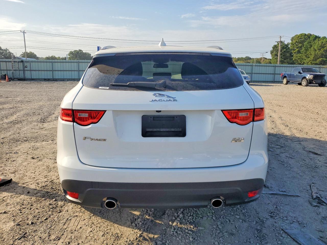 SADCJ2BV6HA889699 · 2017 JAGUAR F-PACE · 6/13
