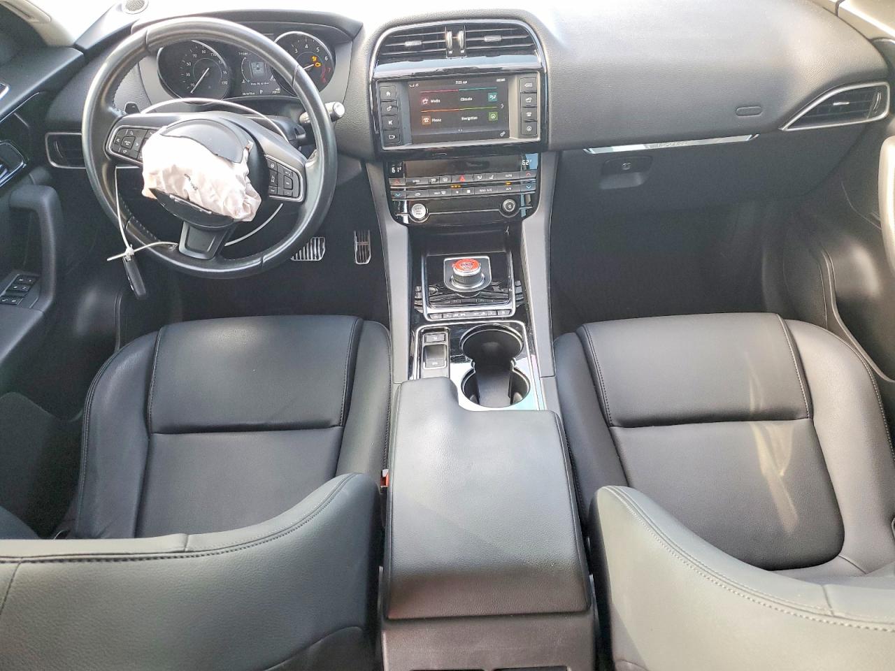 SADCJ2BV6HA889699 · 2017 JAGUAR F-PACE · 8/13