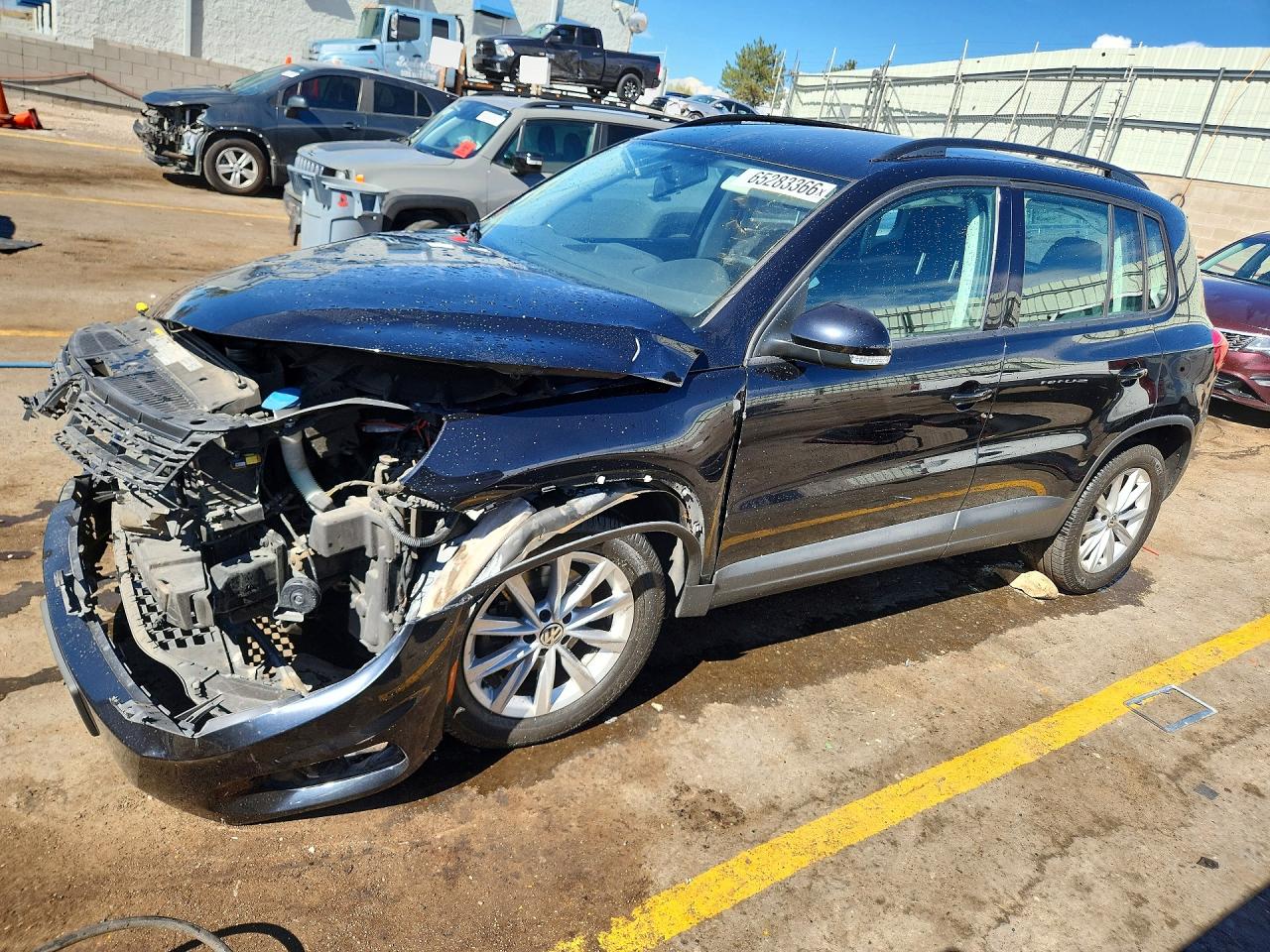 WVGAV7AX1HK053957 · 2017 VOLKSWAGEN TIGUAN