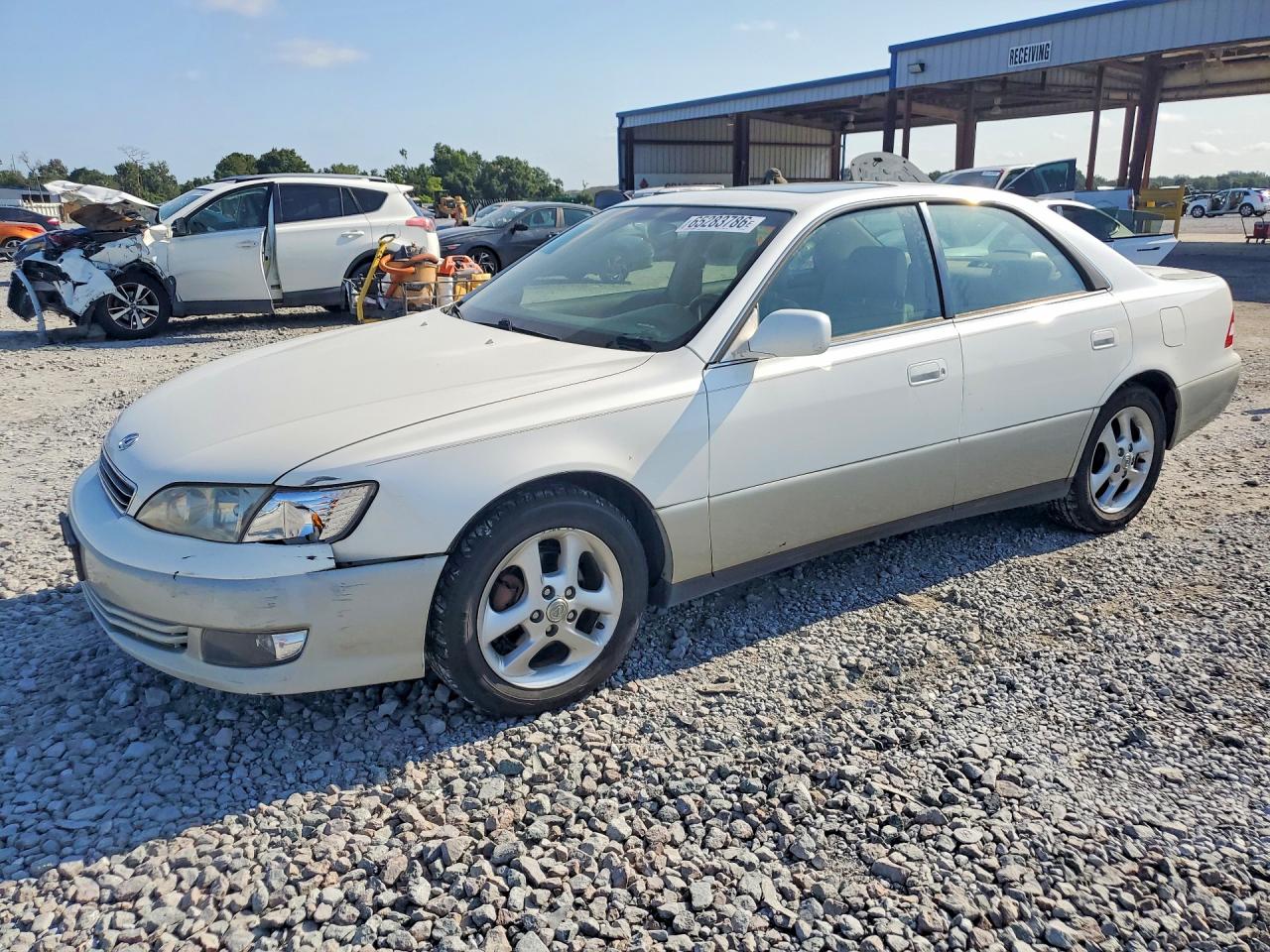 JT8BF28GX15105801 · 2001 LEXUS ES