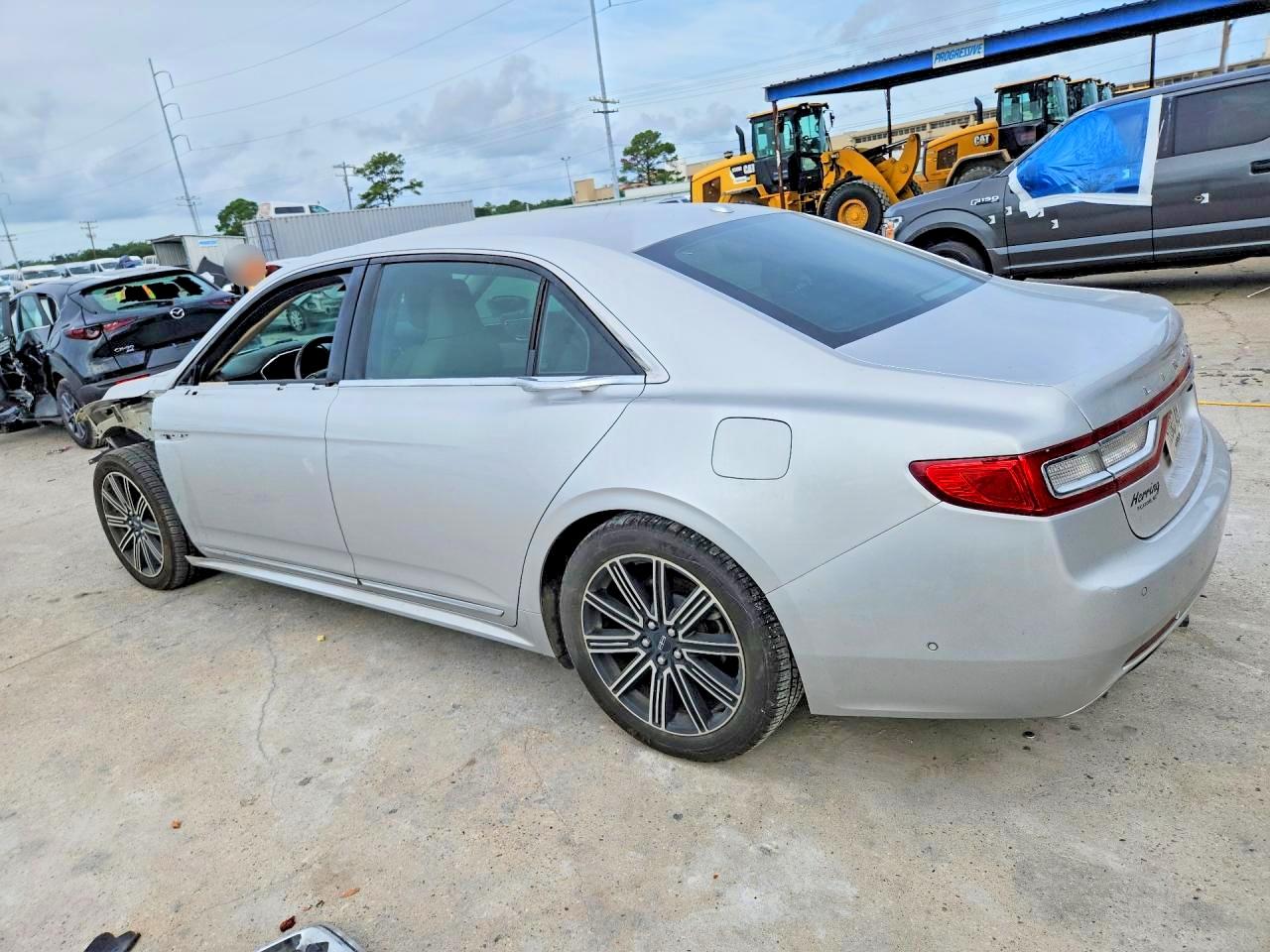 1LN6L9RP9H5628140 · 2017 LINCOLN CONTINENTAL · 2/13