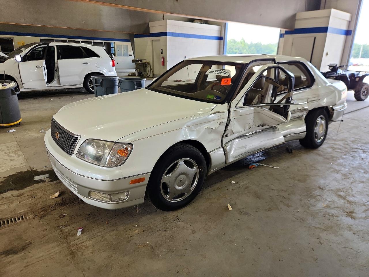 2000 LEXUS LS