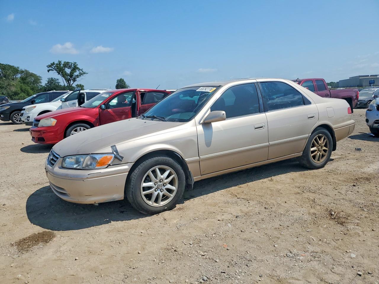 4T1BF28K8YU949630 · 2000 TOYOTA CAMRY