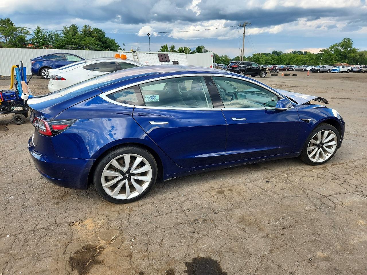 5YJ3E1EA8JF032168 · 2018 TESLA MODEL 3 · 3/12