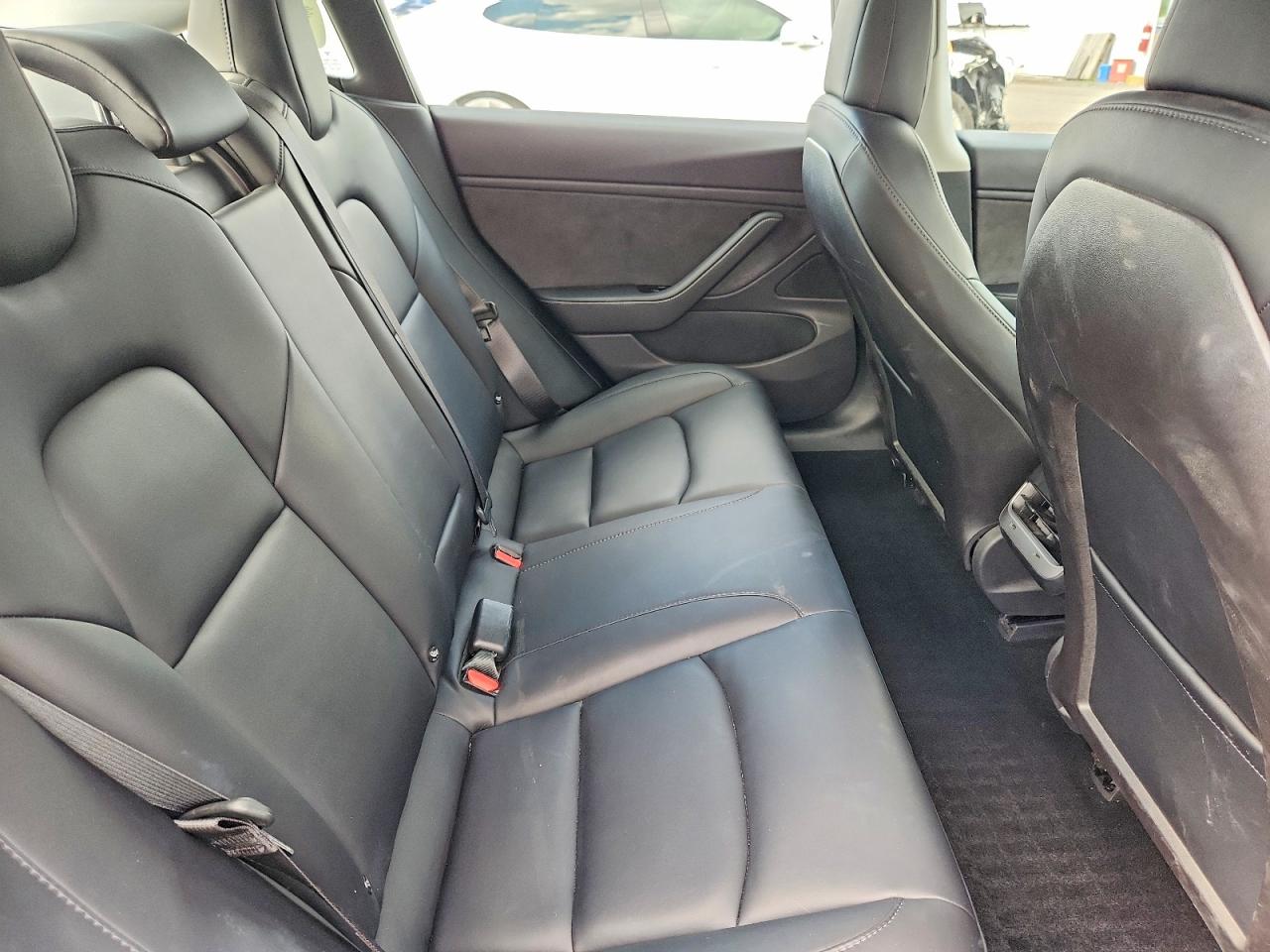 5YJ3E1EA8JF032168 · 2018 TESLA MODEL 3 · 10/12