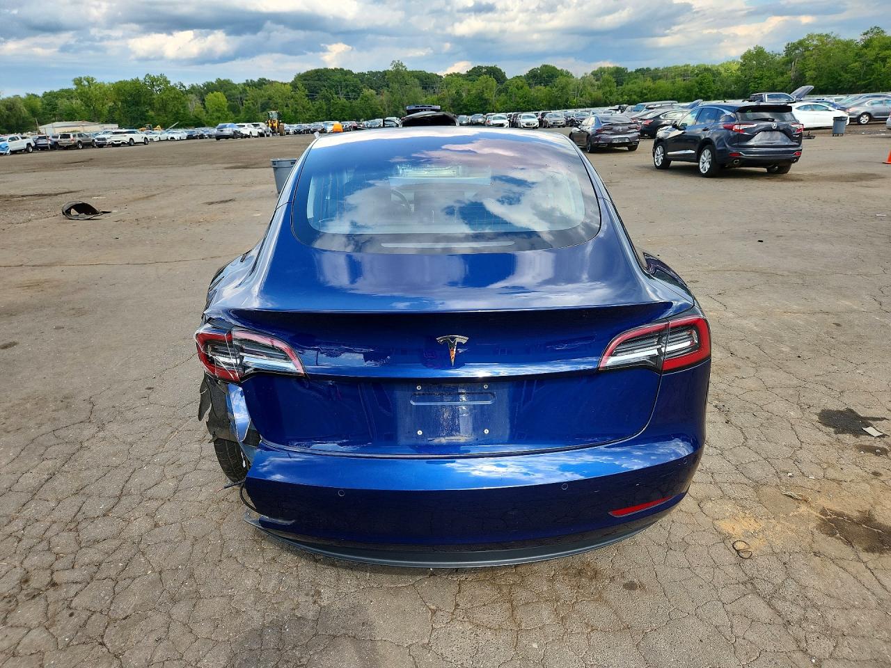 5YJ3E1EA8JF032168 · 2018 TESLA MODEL 3 · 6/12