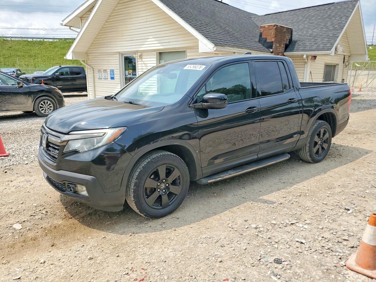 5FPYK3F81HB002730 · 2017 HONDA RIDGELINE