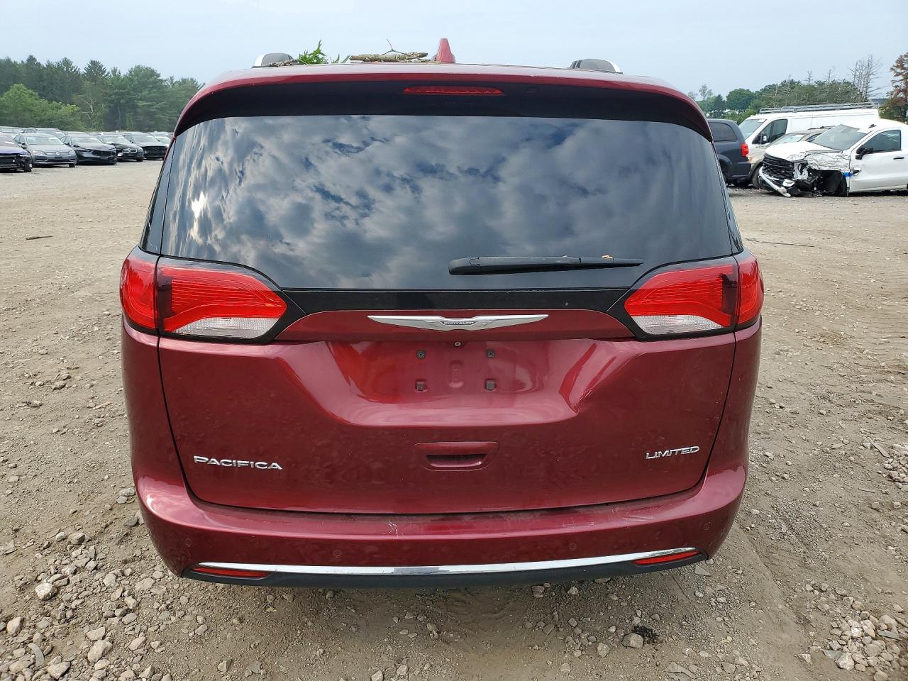 2C4RC1GG8HR533111 · 2017 CHRYSLER PACIFICA · 6/13