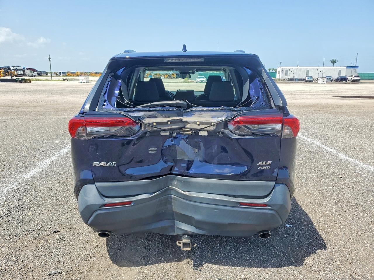 2T3P1RFV0MC141477 · 2021 TOYOTA RAV4 · 6/13