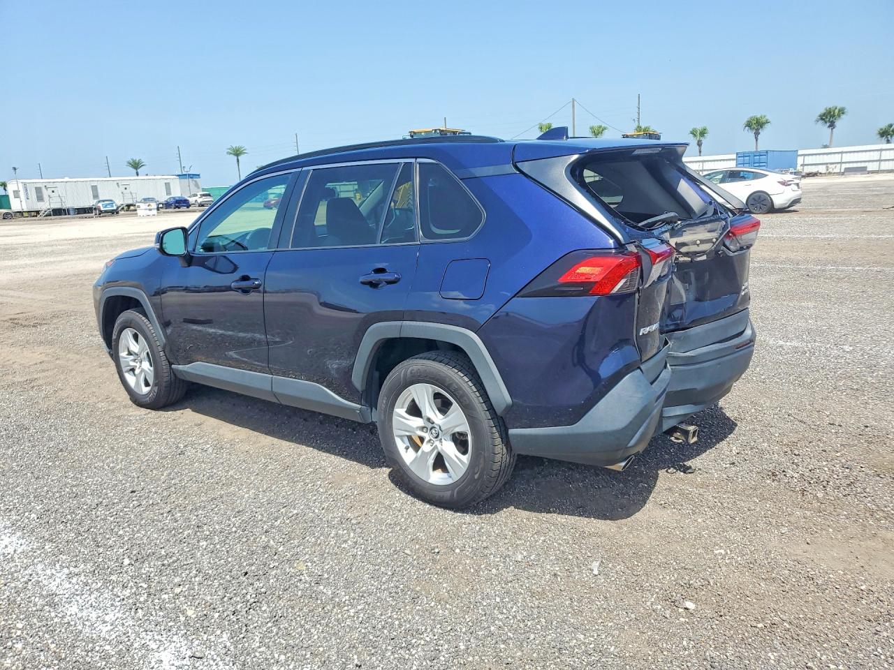 2T3P1RFV0MC141477 · 2021 TOYOTA RAV4 · 2/13