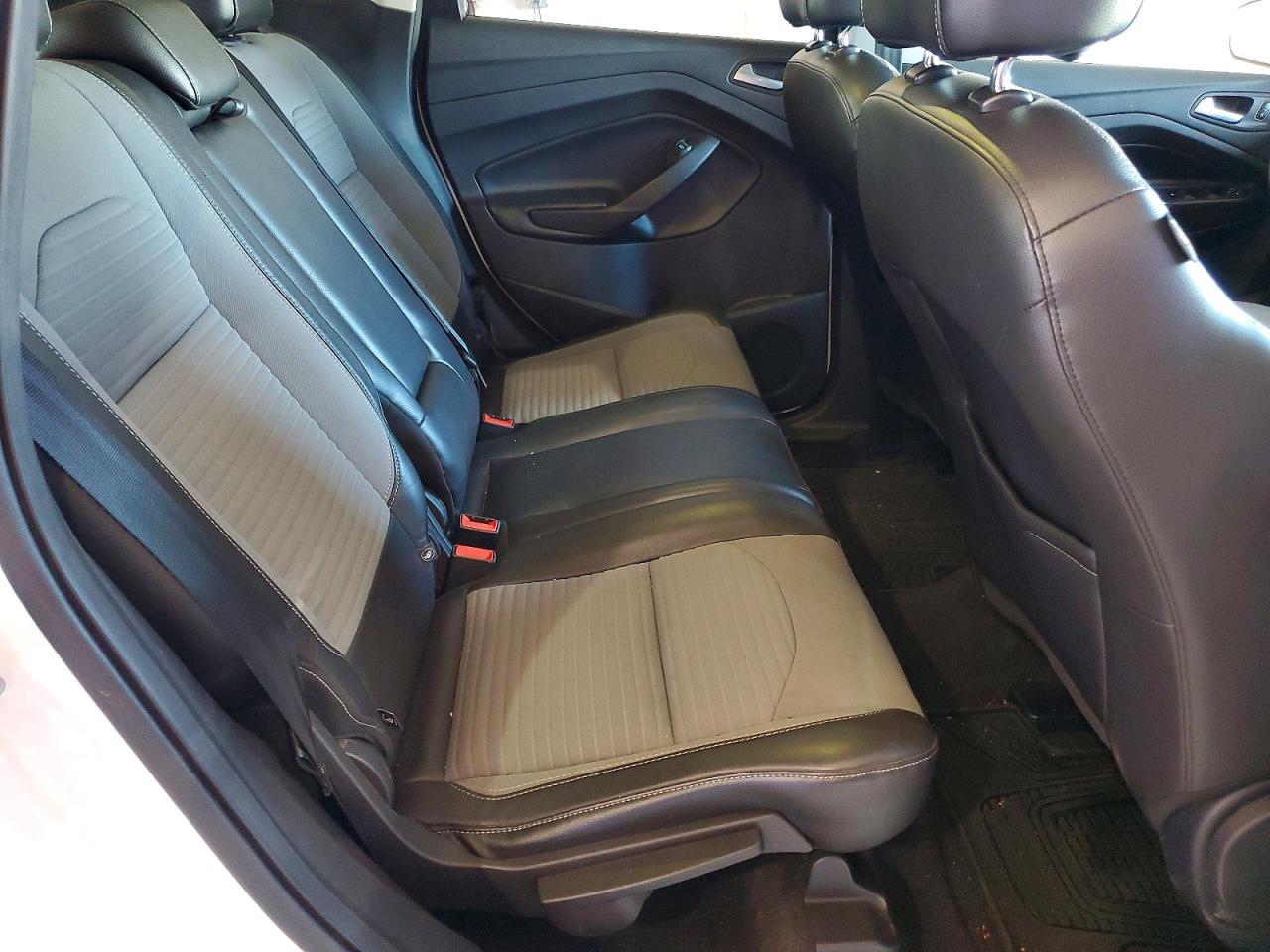 1FMCU9G92HUA00172 · 2017 FORD ESCAPE · 11/13