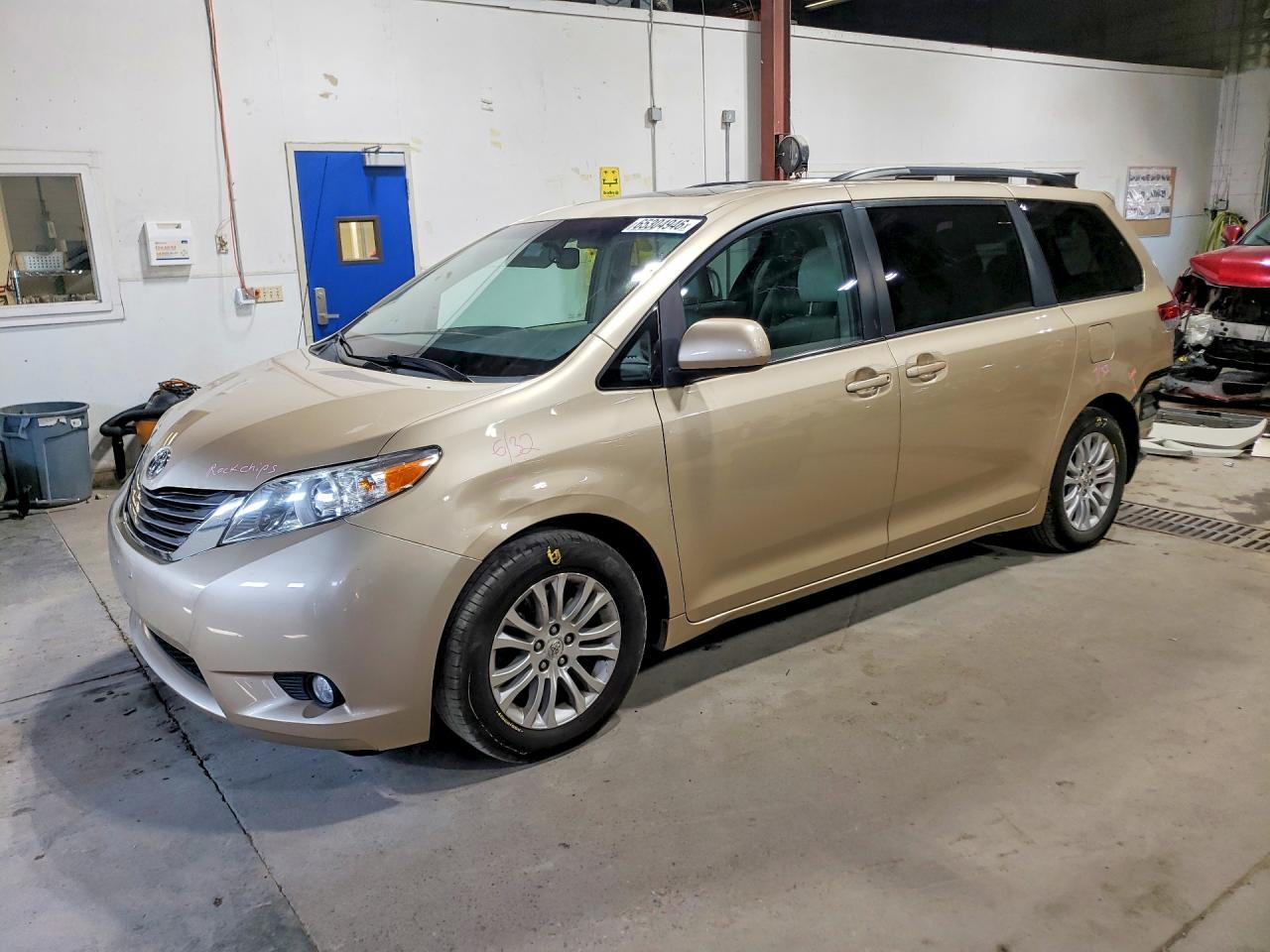 5TDYK3DC0BS066471 · 2011 TOYOTA SIENNA