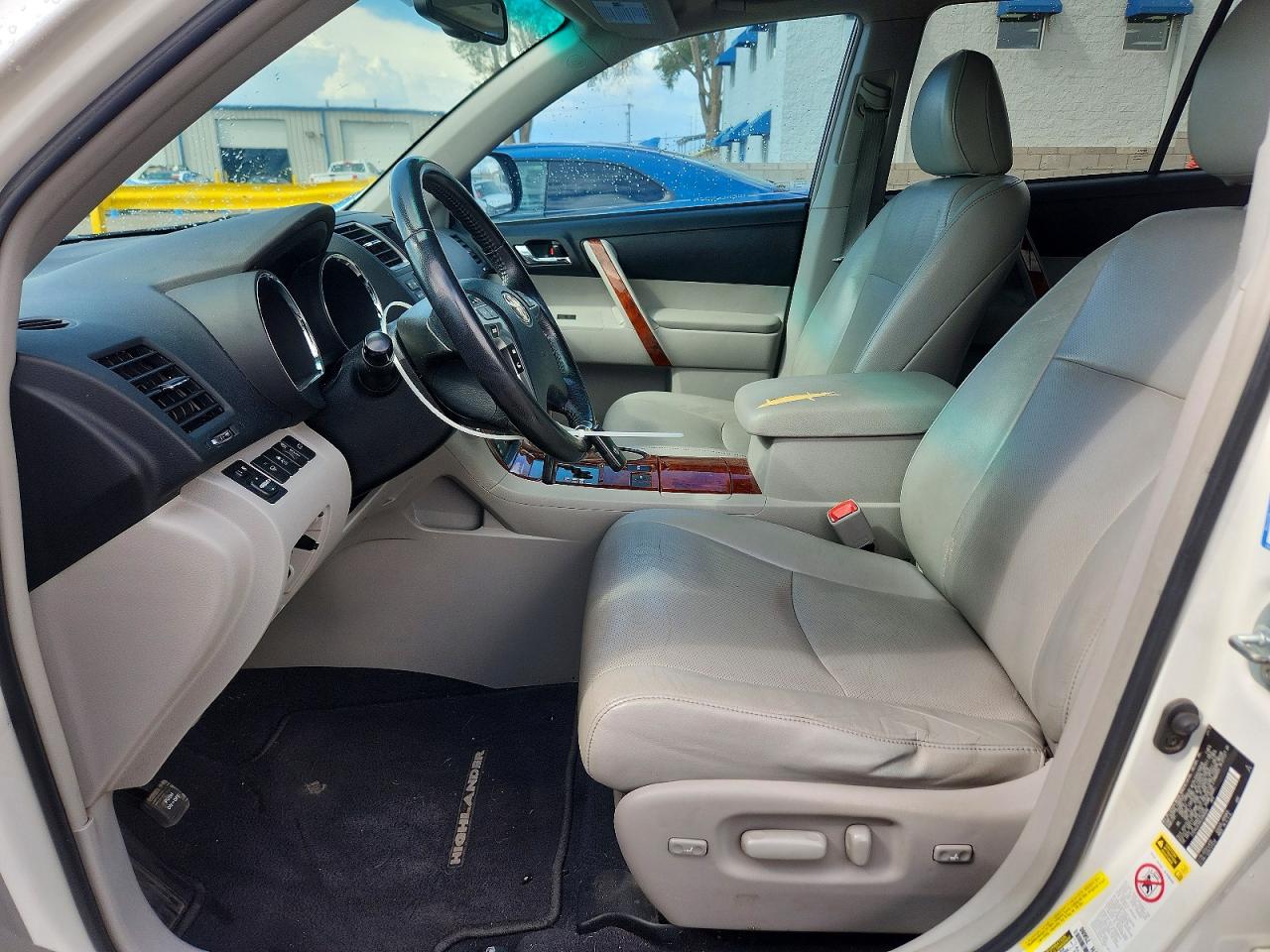 5TDYK3EH9CS066688 · 2012 TOYOTA HIGHLANDER · 7/13