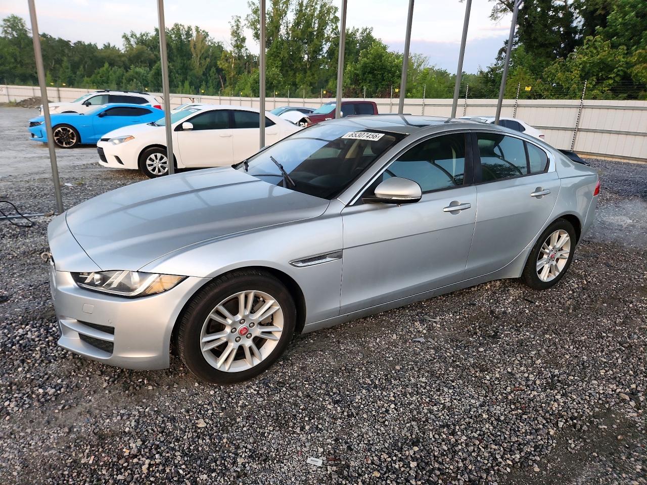SAJAJ4FN2JCP24253 · 2018 JAGUAR XE