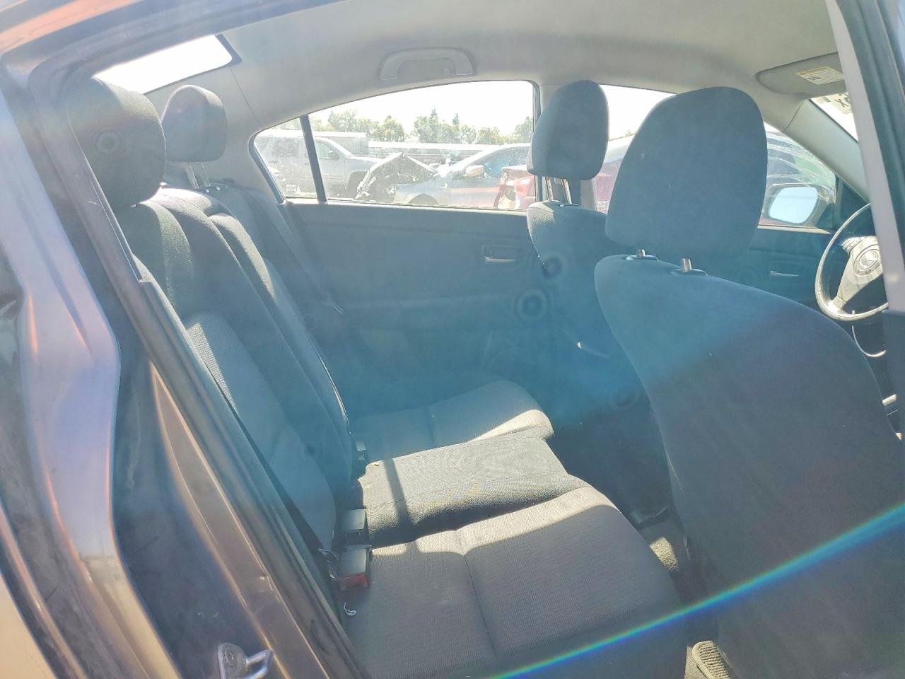 JM1BK12G681839580 · 2008 MAZDA 3 · 10/12