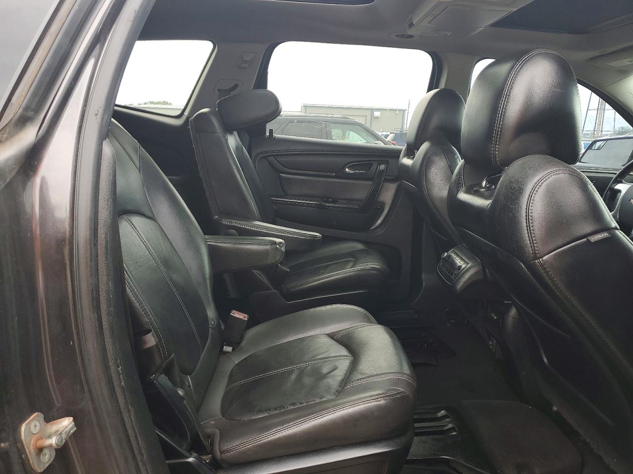 1GNKVHKD3FJ299521 · 2015 CHEVROLET TRAVERSE · 11/14