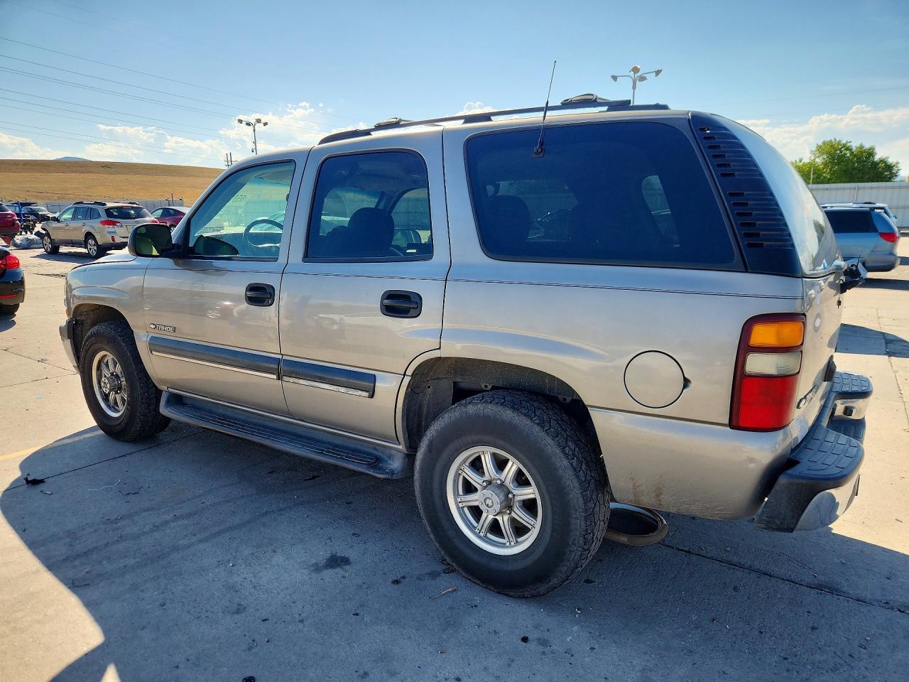 1GNEK13T51J127678 · 2001 CHEVROLET TAHOE · 2/13