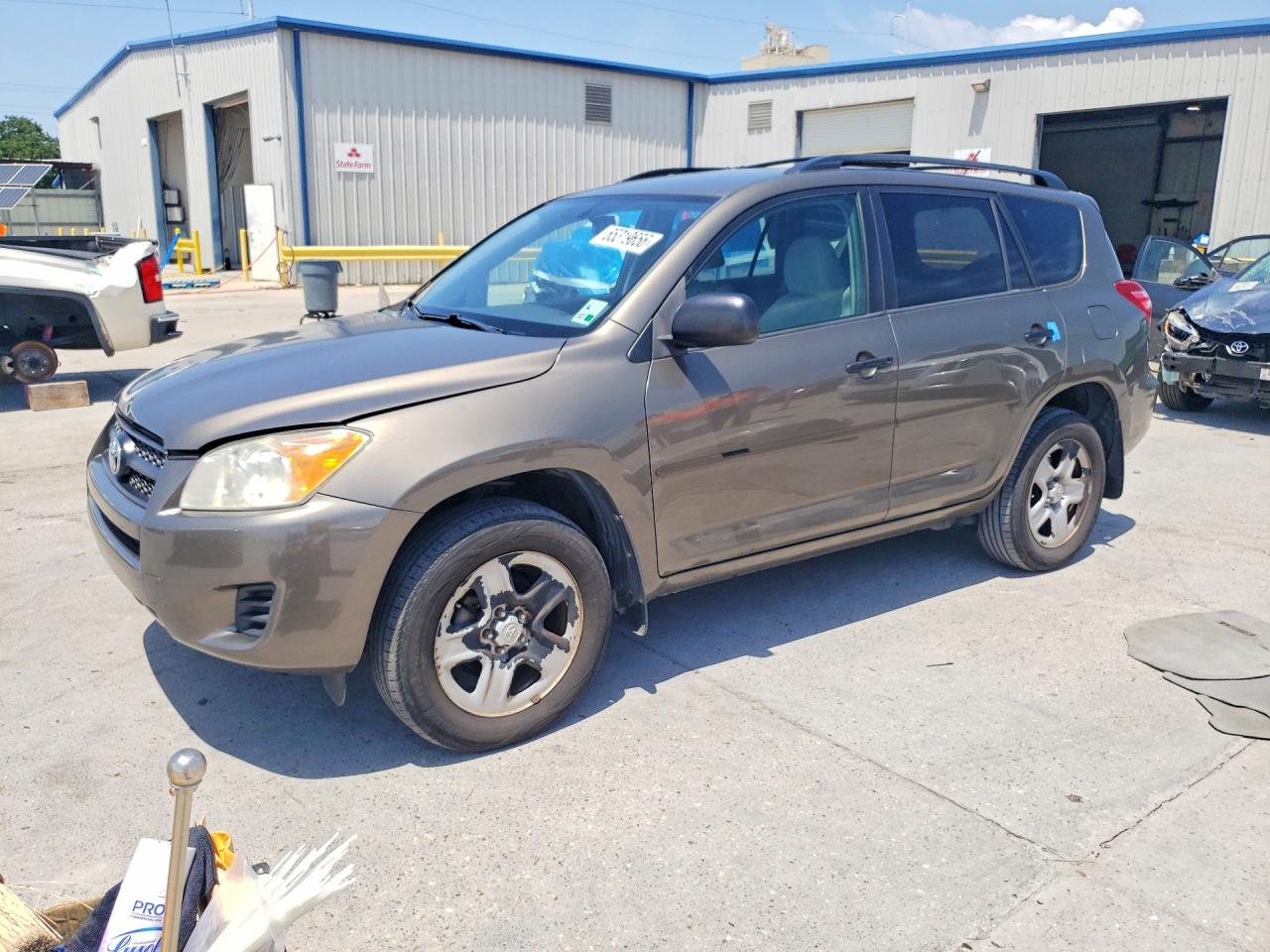 2T3ZF4DV4BW095826 · 2011 TOYOTA RAV4
