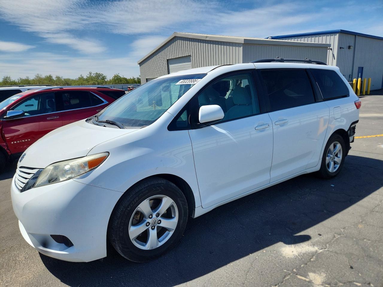 5TDKZ3DC1HS850670 · 2017 TOYOTA SIENNA